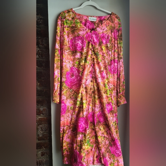 Vintage Landmark Floral Button Dress, long sleeve, plus size - Picture 2 of 7